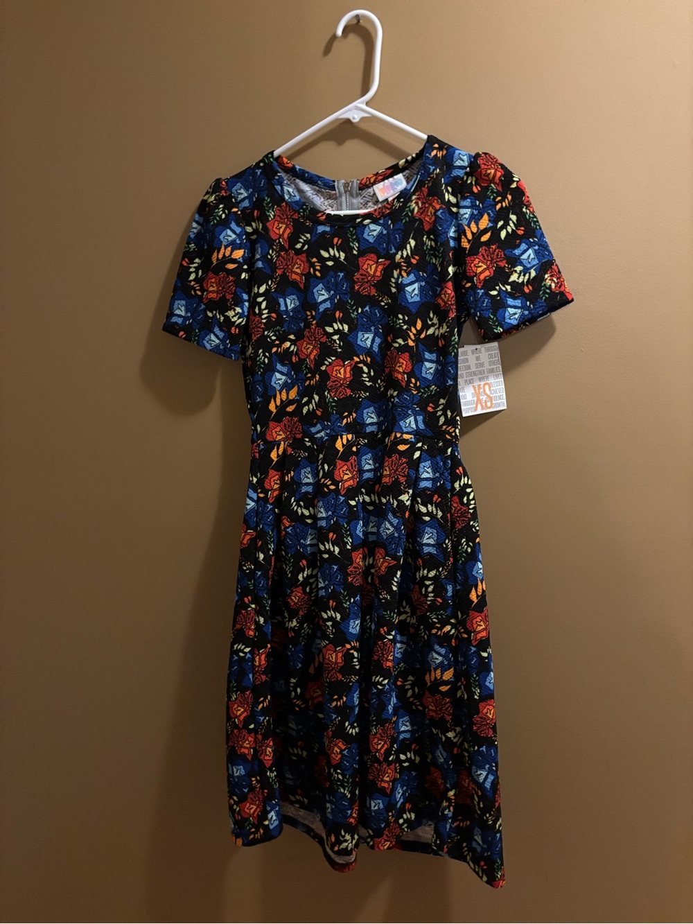 😍NWT LuLaRoe Amelia Dress
